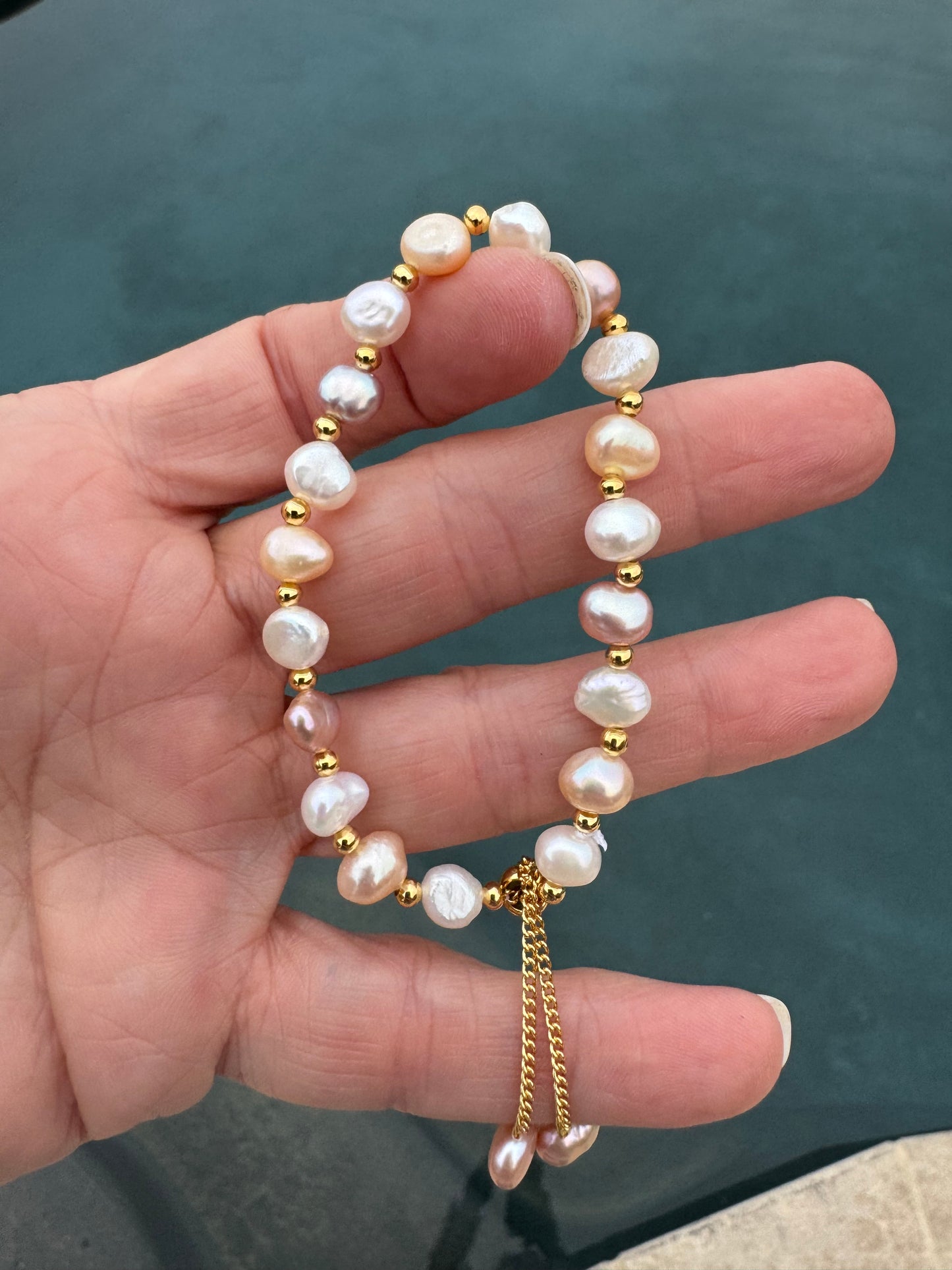 Multi color pearl adjustable bracelet