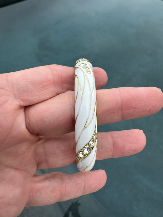 Enamel 1 cm wide hinge bracelet