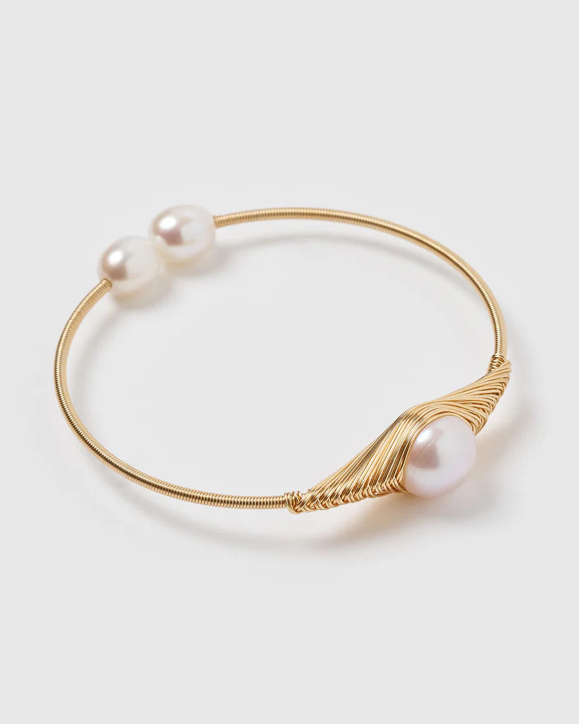 Single pearl wire wrapped bangle
