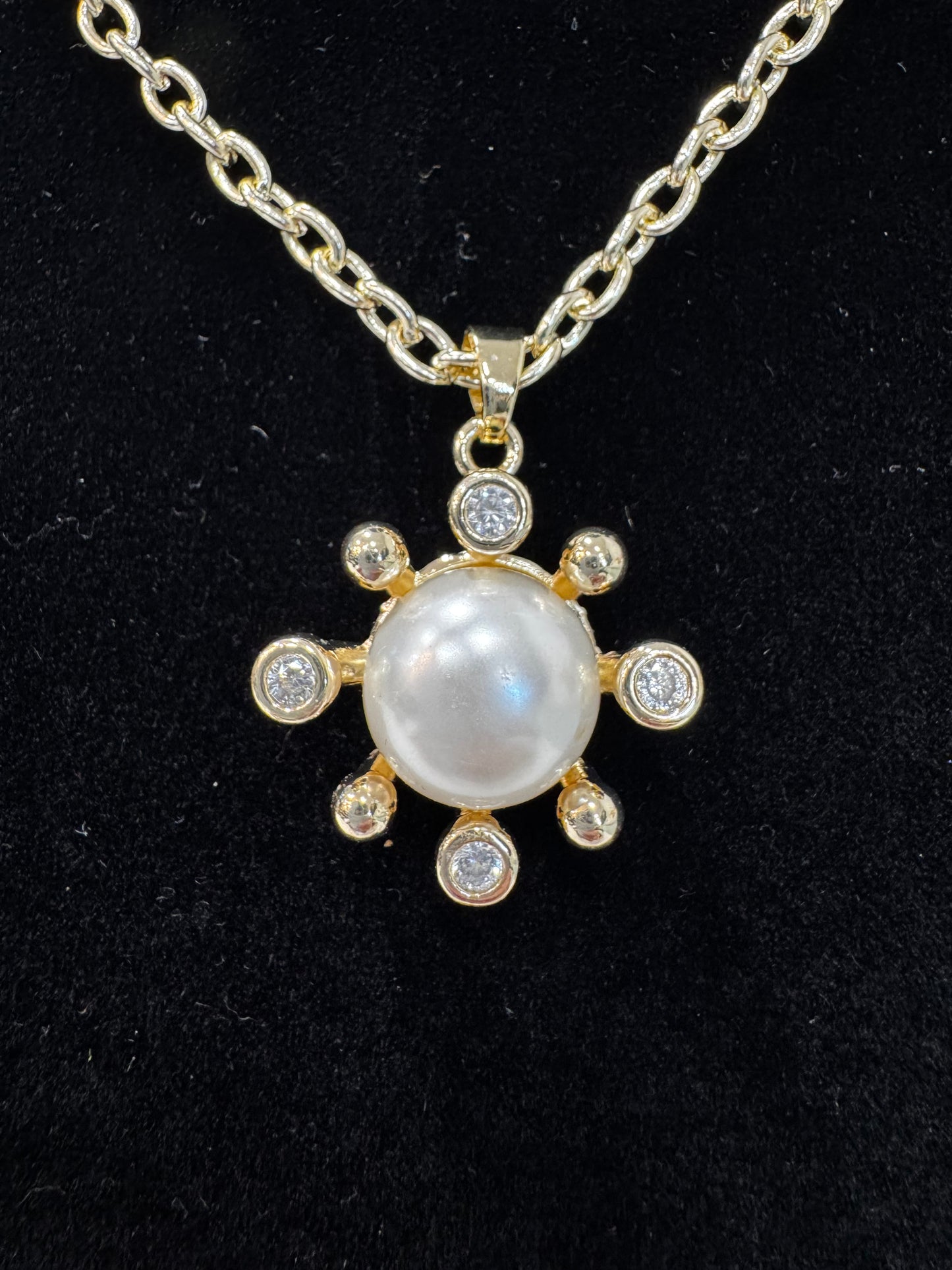 The Starburst Pearl Necklace