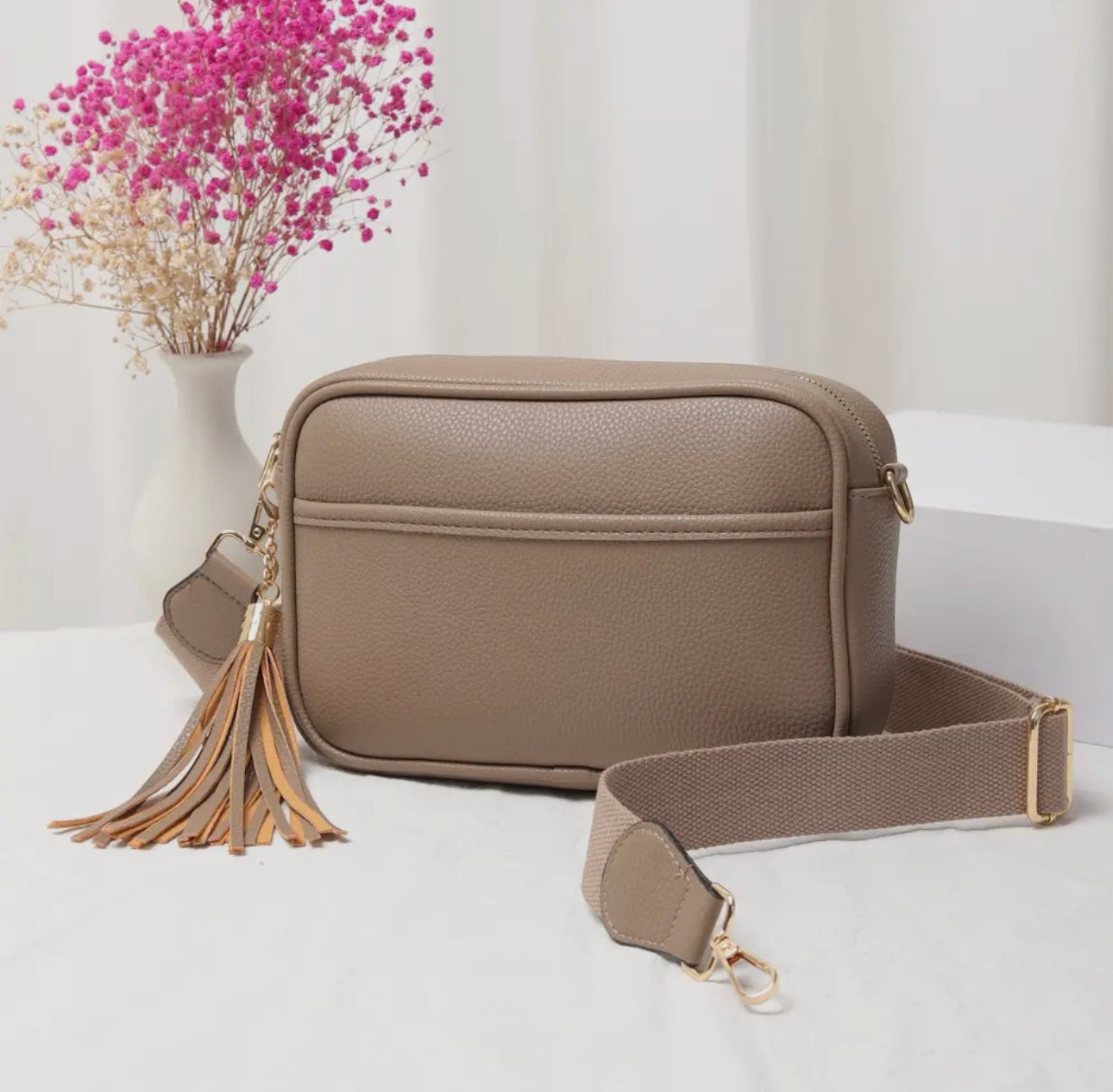 Solid Color Tassel
Camera Crossbody Bag