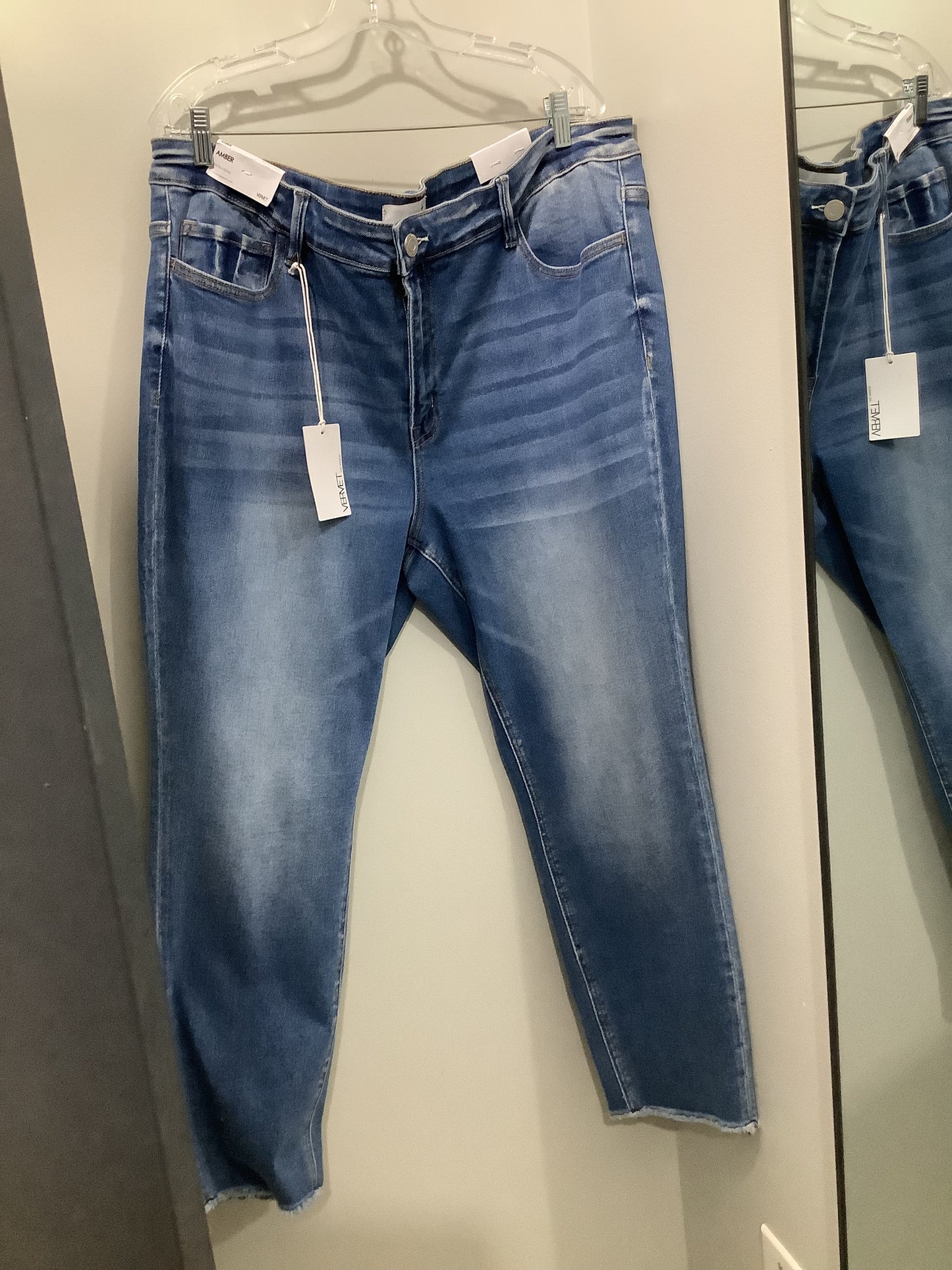 Vervet mid rise crop skinny V2159M-P