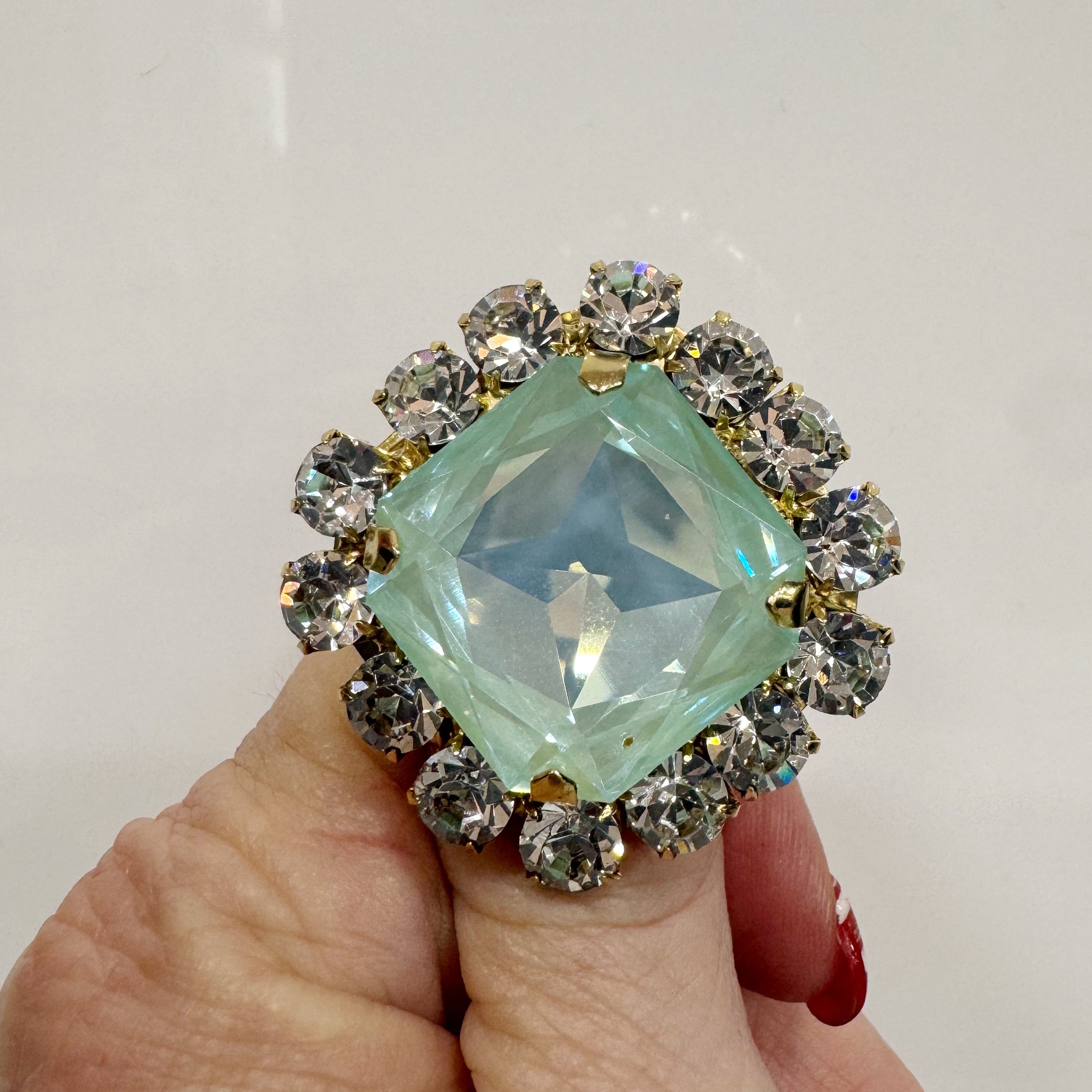 Tova SYLVIA RING IN ULTRA VERI PERI!