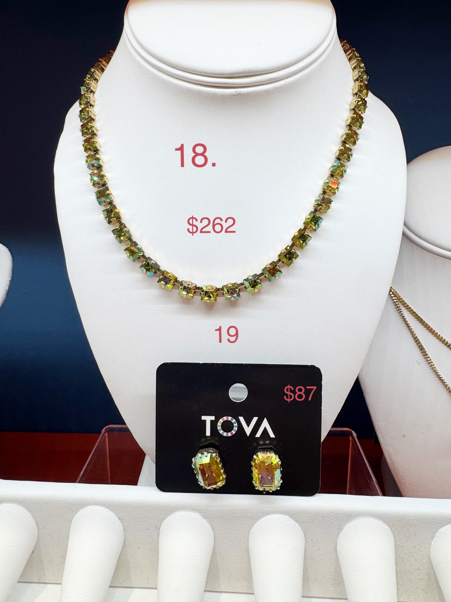 Dallas Tova Athena 18