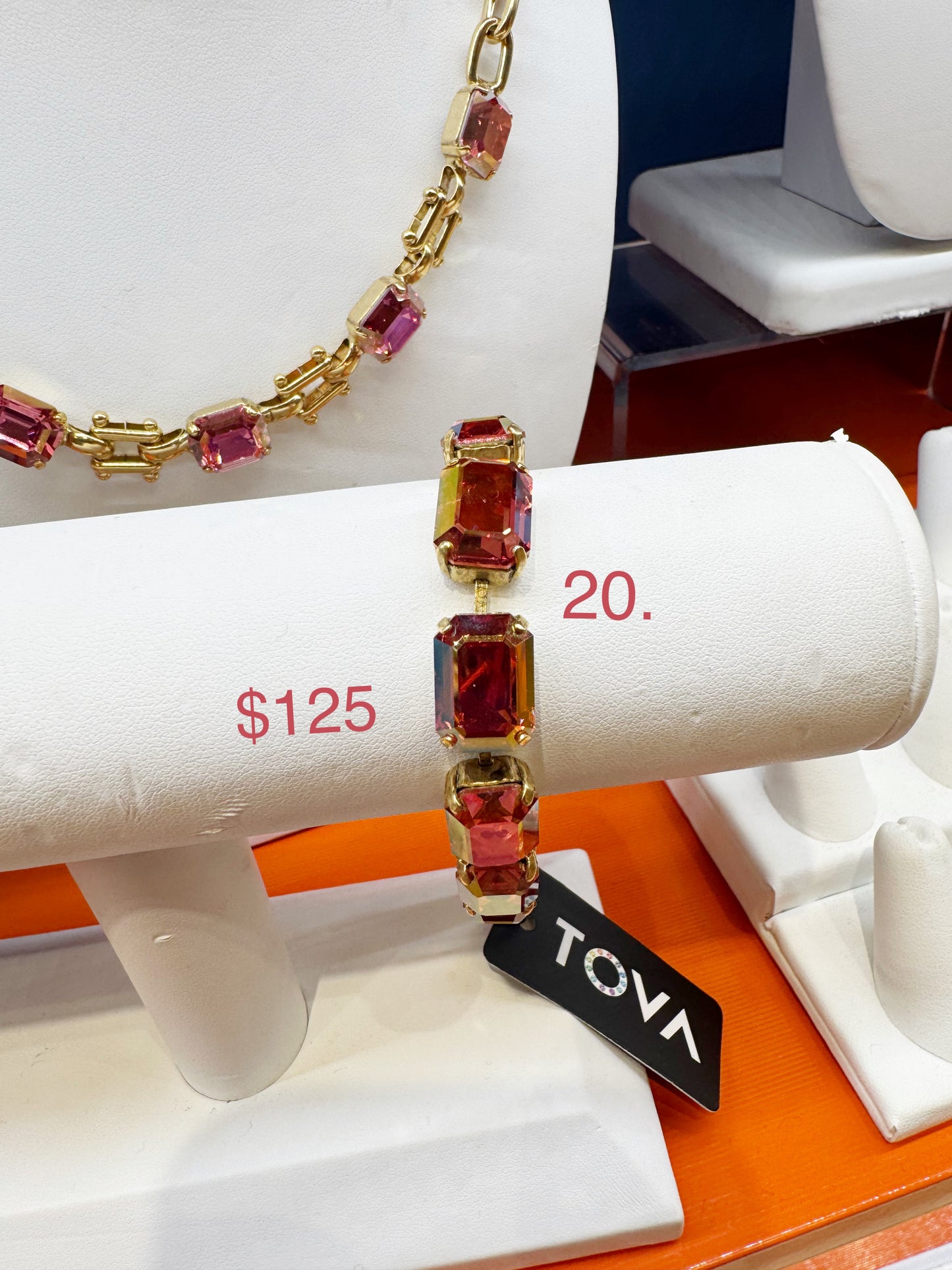 Dallas Tova 20 Monique