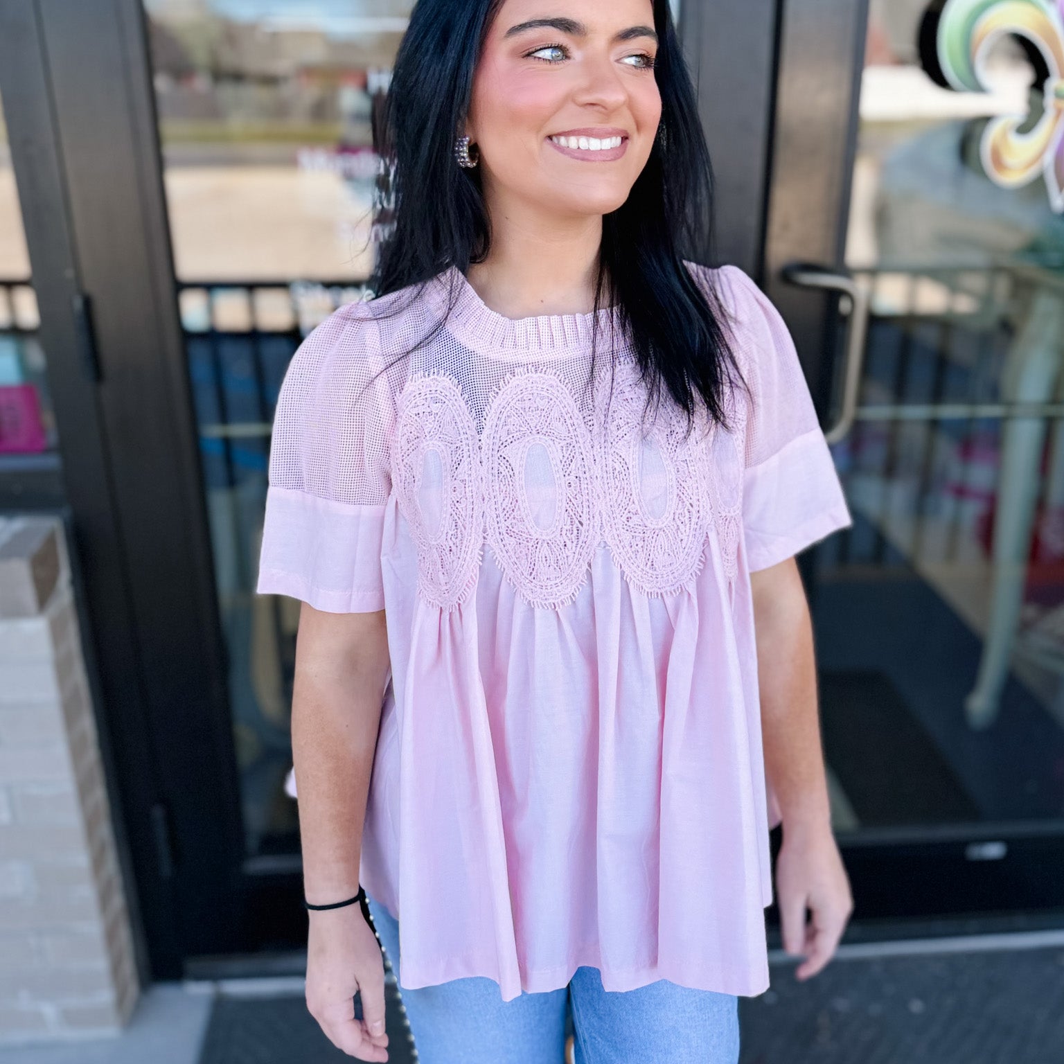 Isla AppliquĂŠ Mesh Blend Top!