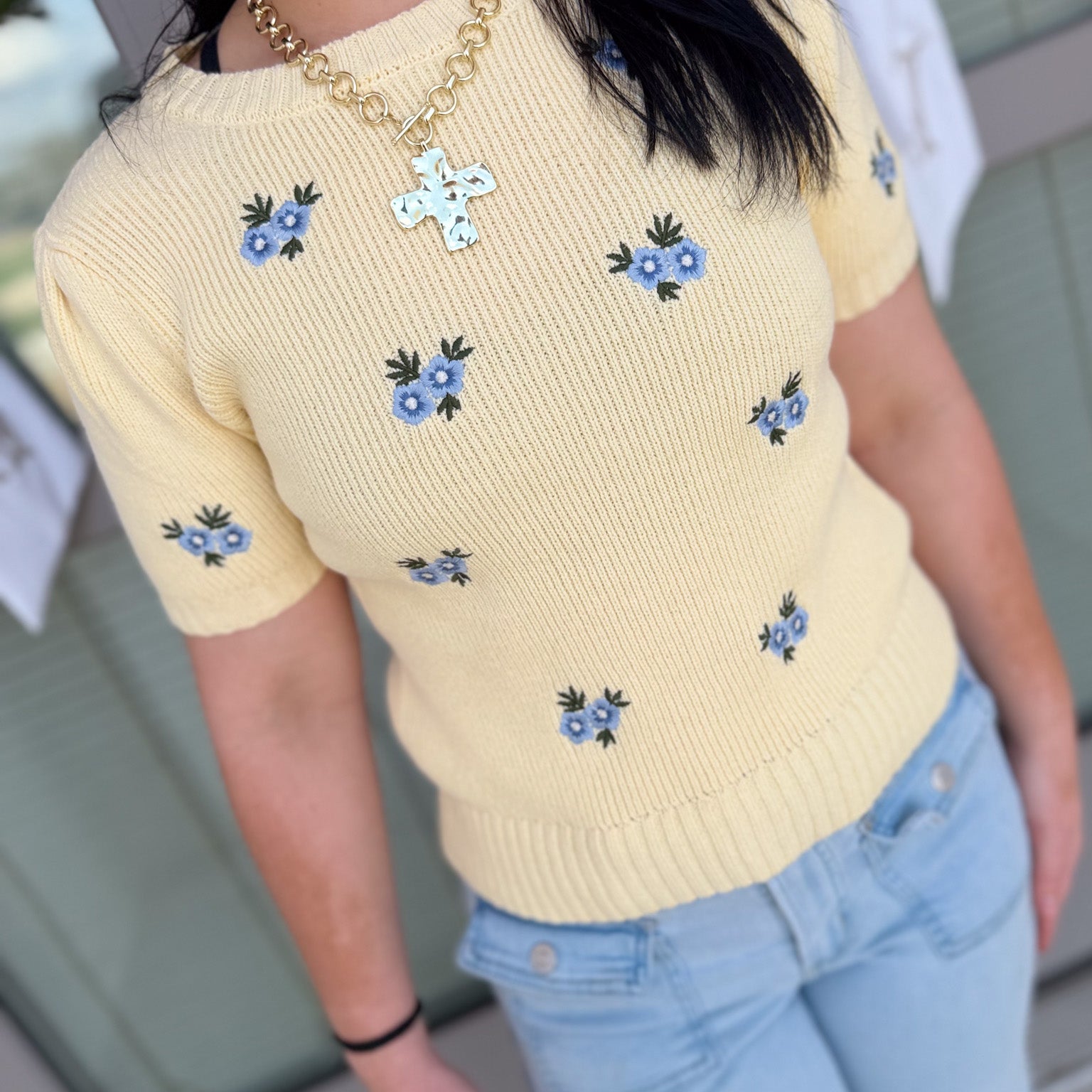 Floral Embroidery Round Neck Short Sleeve Sweater