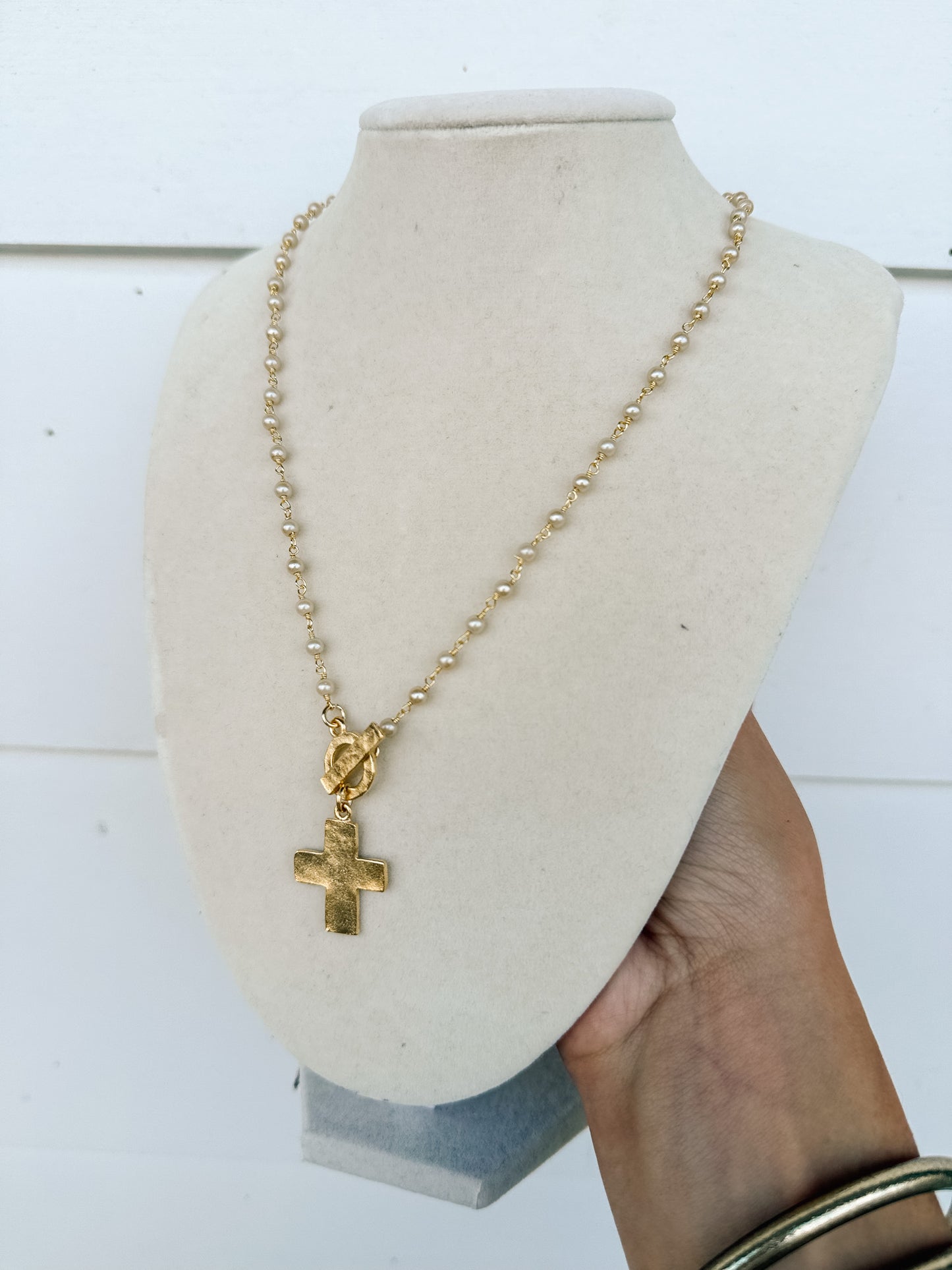 WD Pearl Chain w/ Chunky Cross Necklace