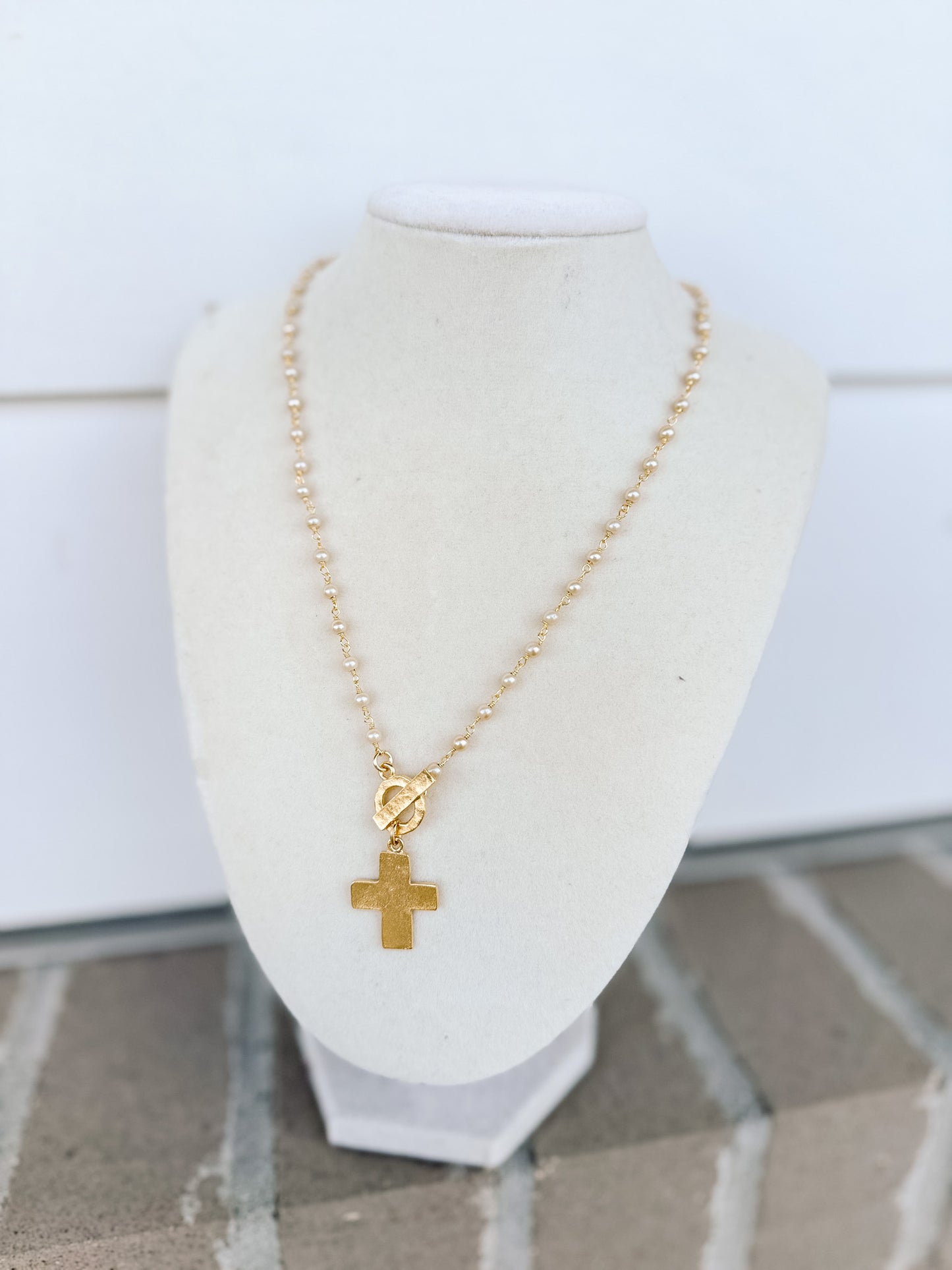 WD Pearl Chain w/ Chunky Cross Necklace