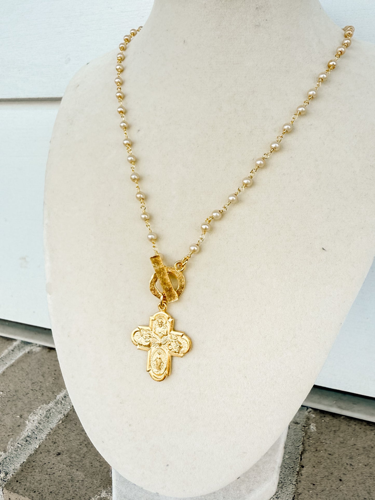 WD 18 Pearl Chain w/Toggle and 4-Way Cross