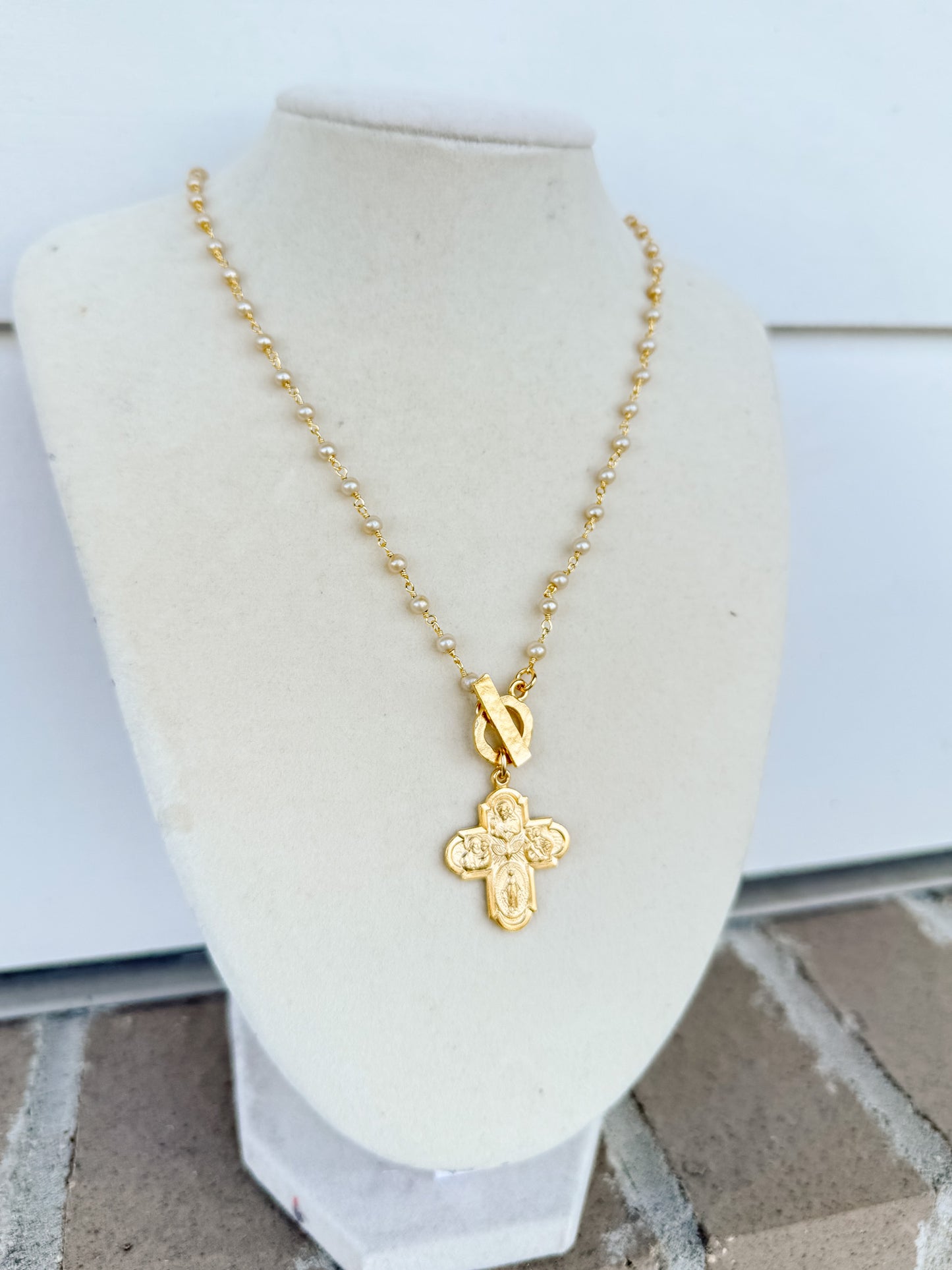 WD 18 Pearl Chain w/Toggle and 4-Way Cross