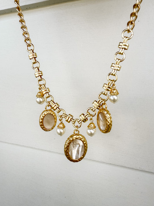 Oval MOP charm necklace