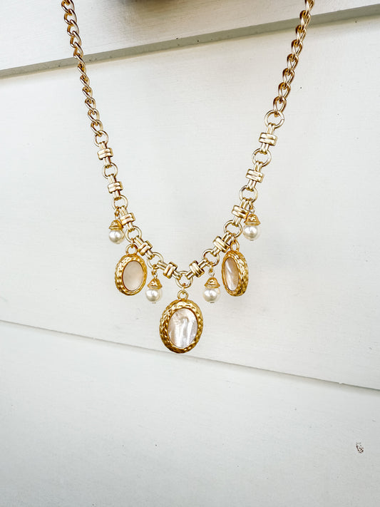 Oval MOP charm necklace