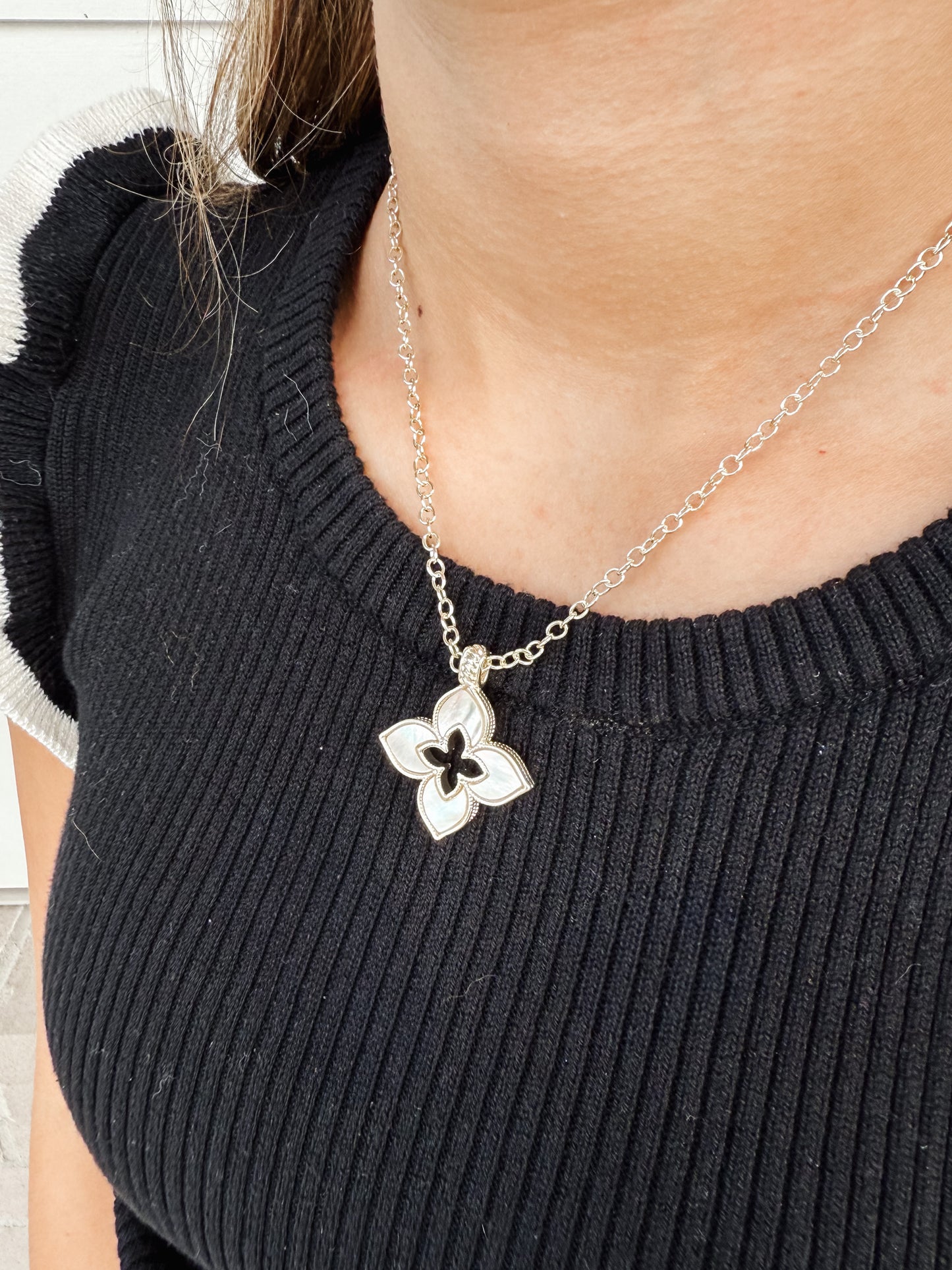 Plated MOP clover necklace