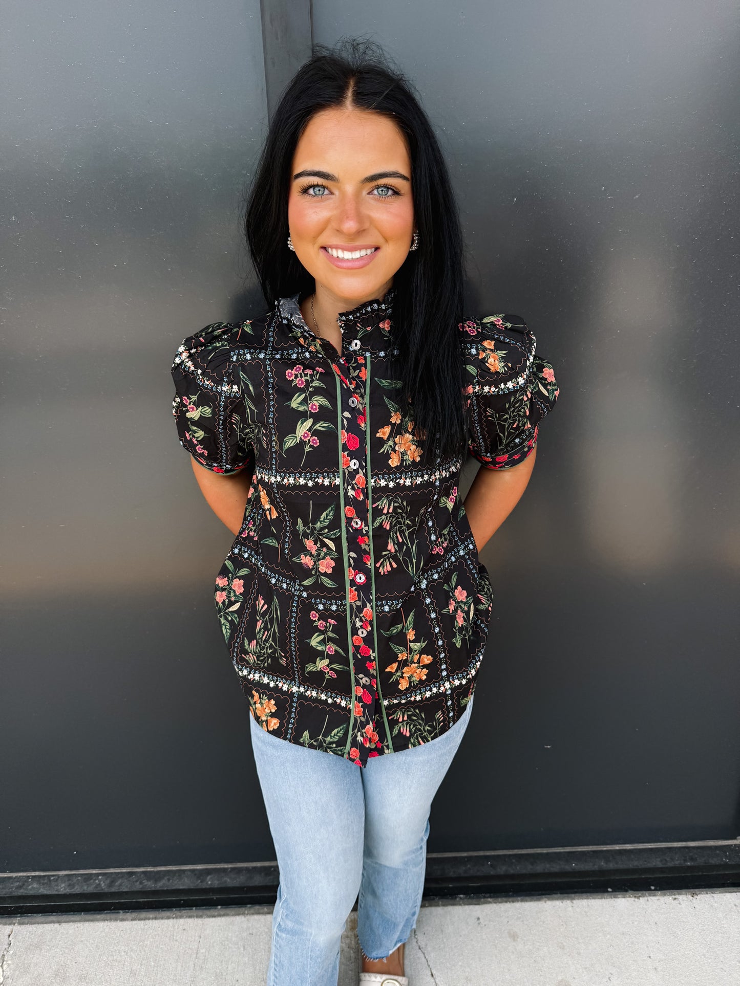 Entro Falling in Floral Top