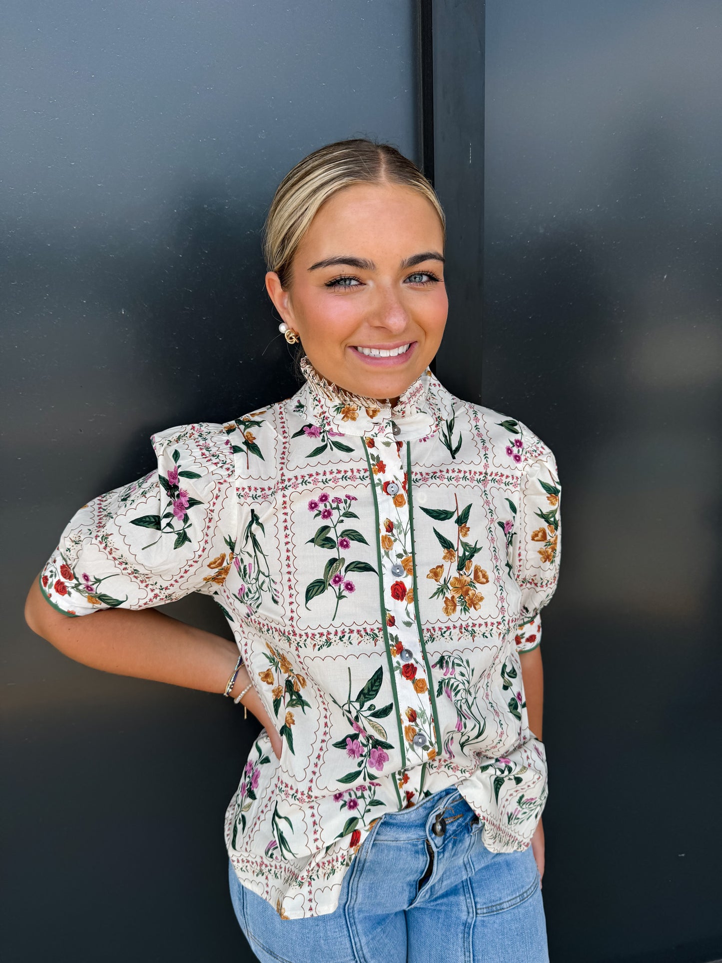 Entro Falling in Floral Top