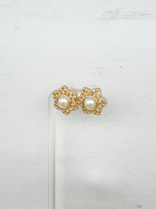 14K Gold Flower Pearl Earrings