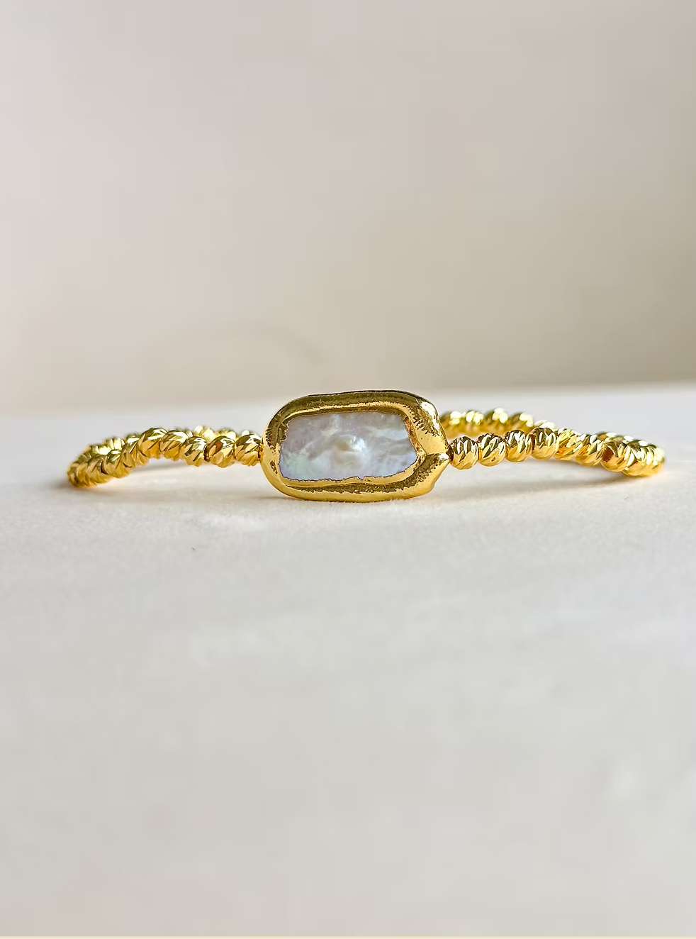 EE Beam Stretch Bracelet with Rectangle Pearl