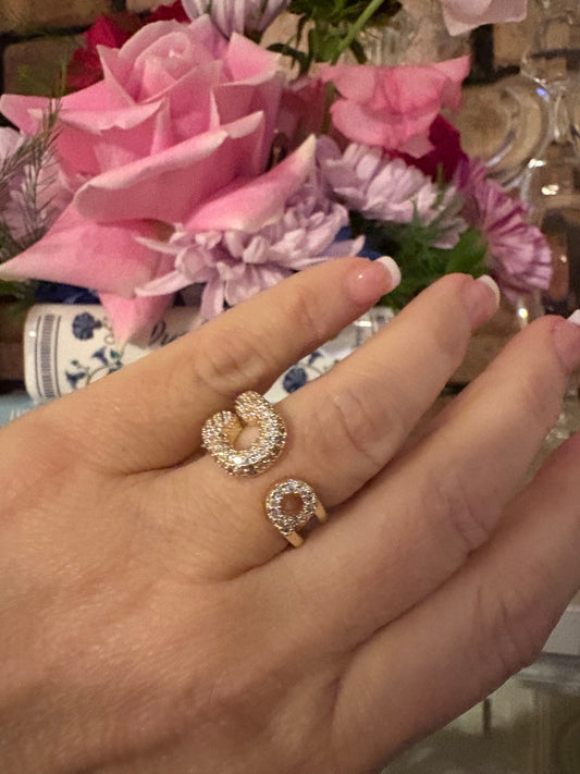 Gold horseshoe ring CZ