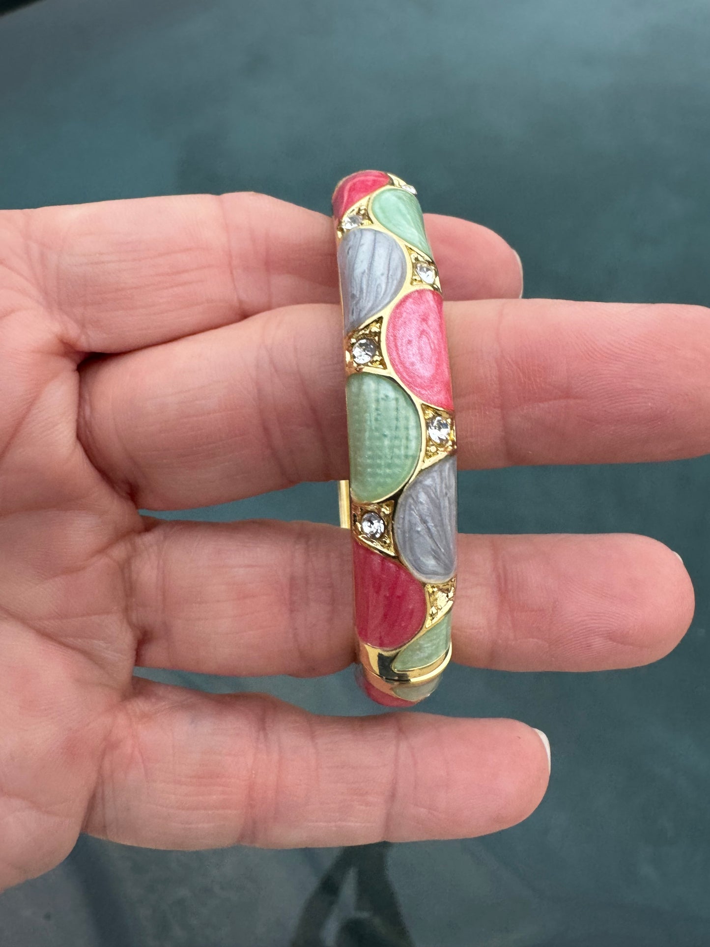 Enamel 1 cm wide hinge bracelet