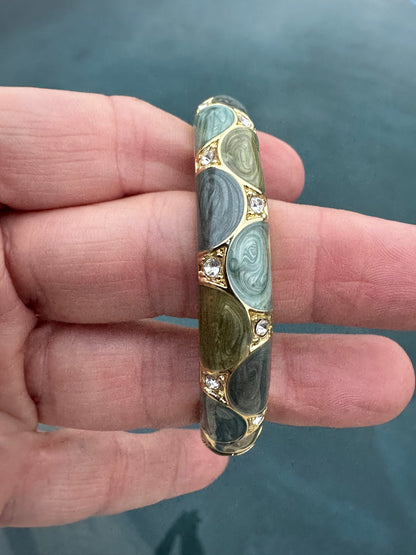 Enamel 1 cm wide hinge bracelet