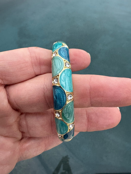 Enamel 1 cm wide hinge bracelet