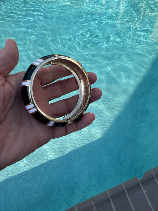 Chunky 1 " hinge bracelet