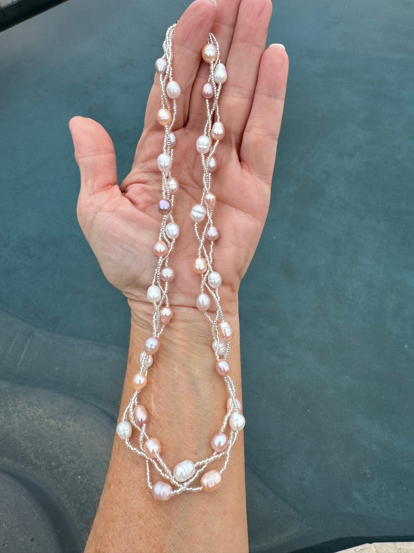 Fresh water pearl w/ silver glass bead necklace