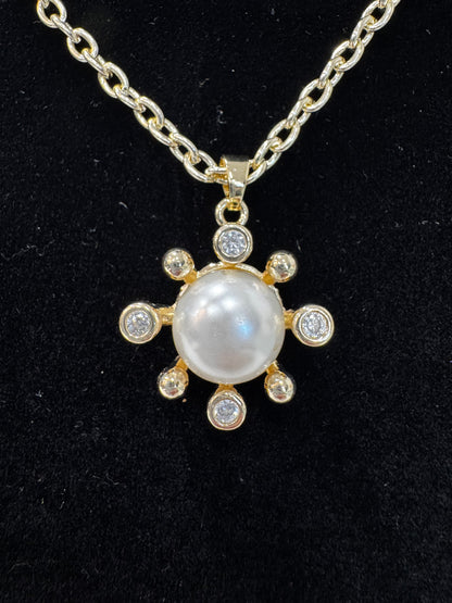 The Starburst Pearl Necklace