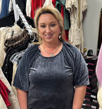 Textured Velvet Sleeved Top -  𝐃𝐨𝐨𝐫 𝐁𝐮𝐬𝐭𝐞𝐫!