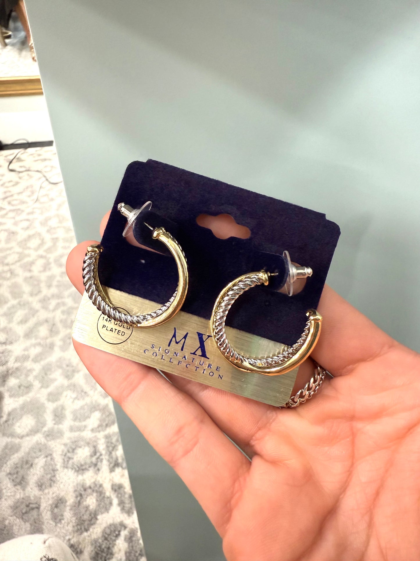 Mixed metal overlap hoops