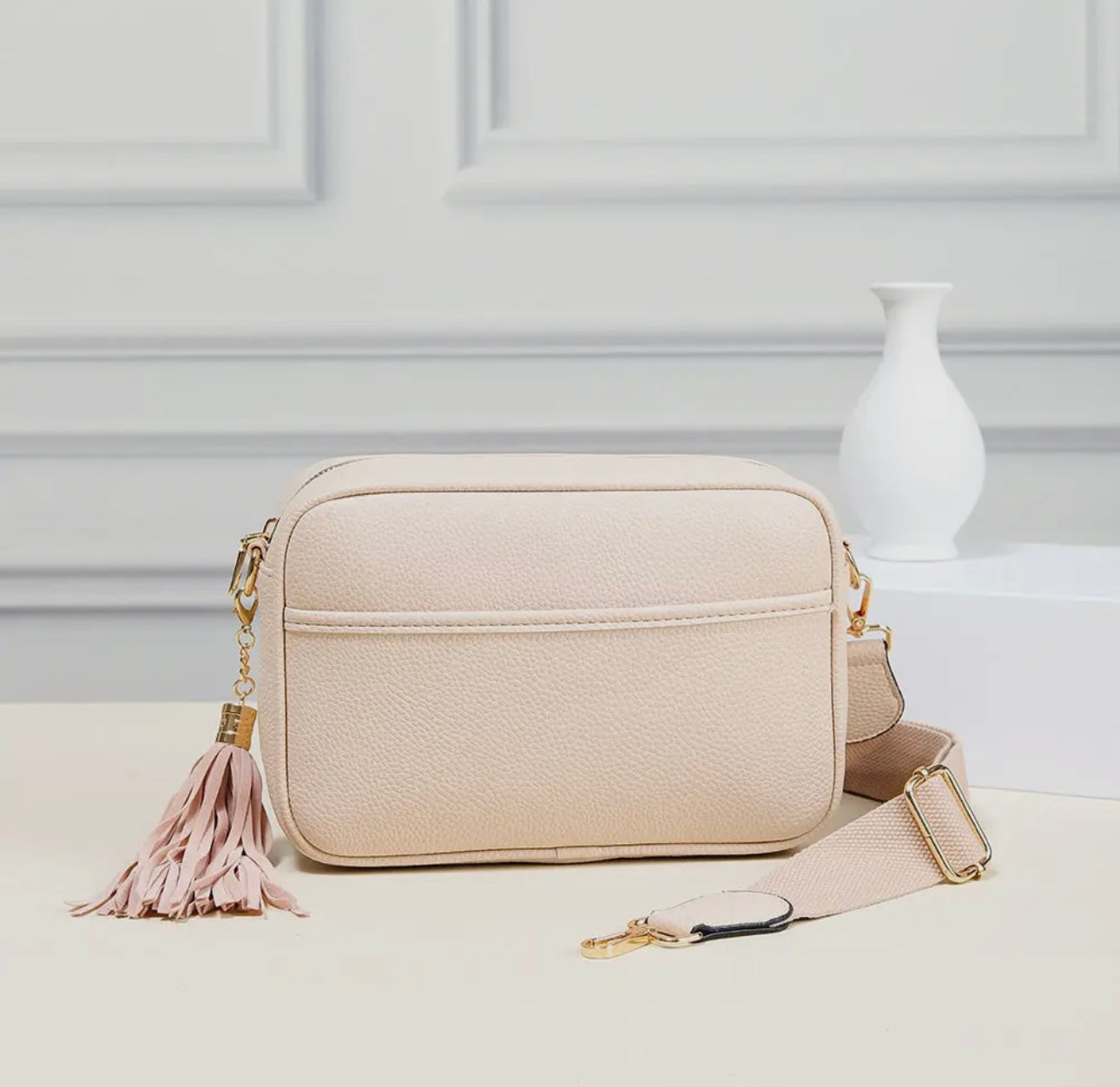 Solid Color Tassel
Camera Crossbody Bag