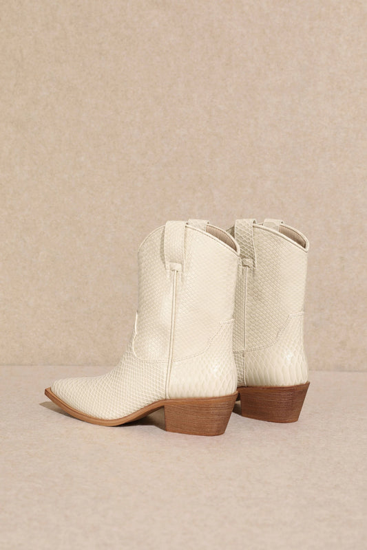 Karlie Boots