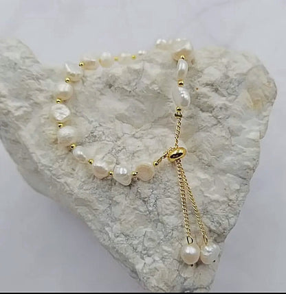 Freshwater pearl adjustable bracelet