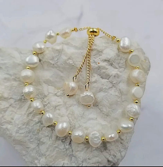 Freshwater pearl adjustable bracelet