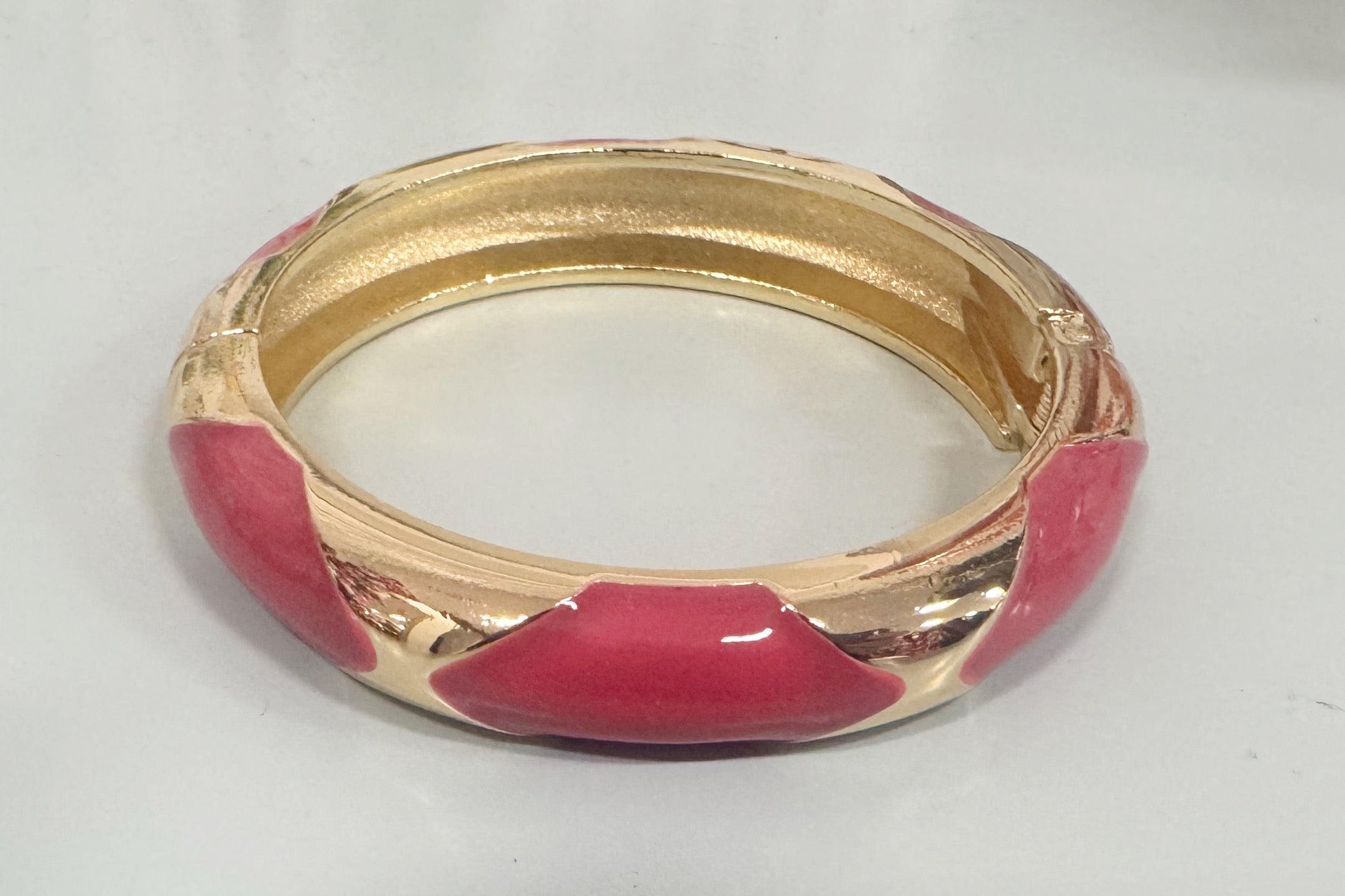 🌹 Crimson Luxe Bangle Set!