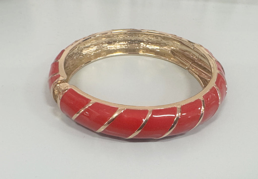 🌹 Crimson Luxe Bangle Set!