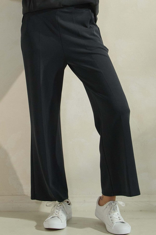 Yelete scuba cropped pants!
