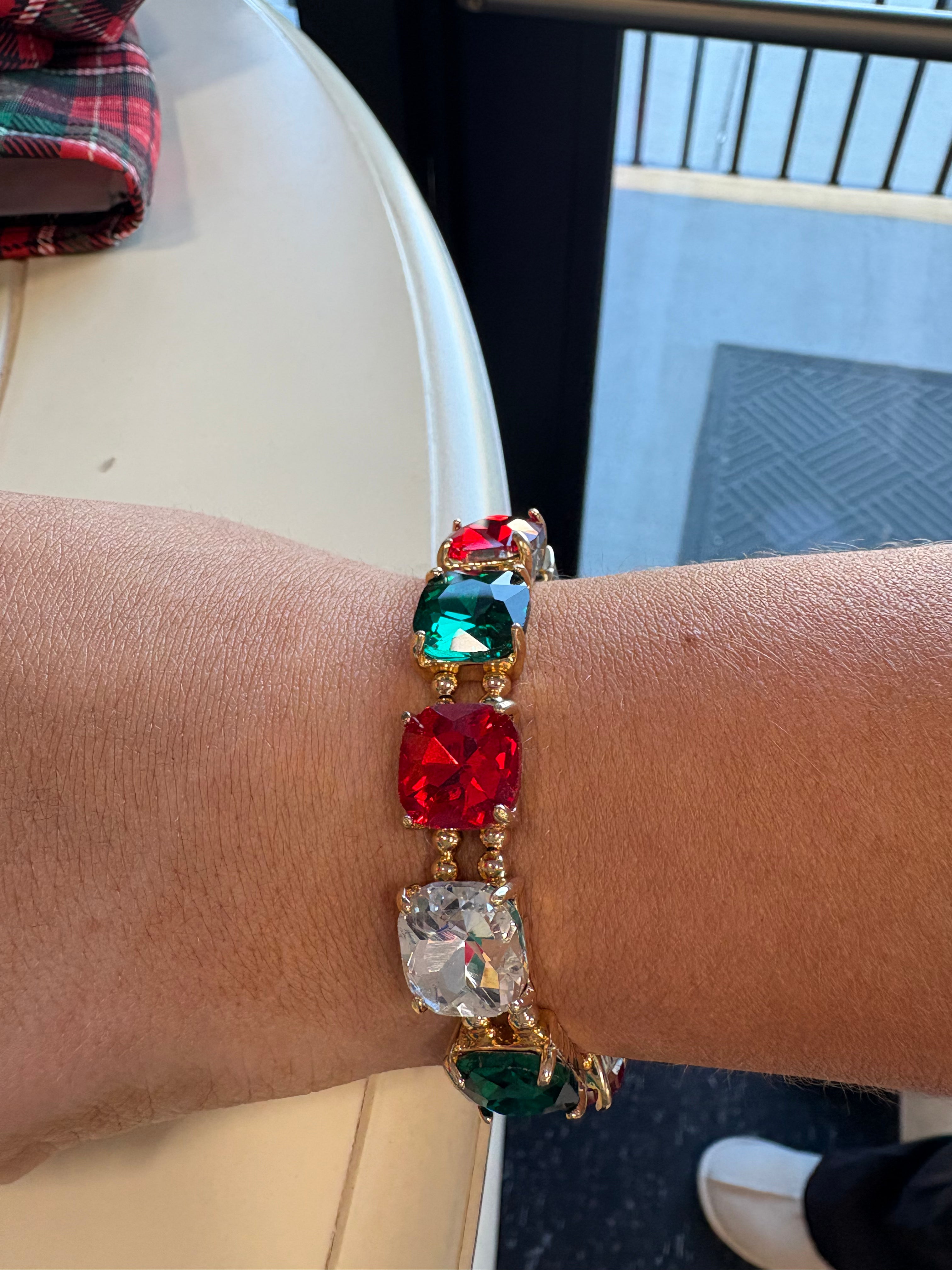 Multi Stone stretch bracelet!