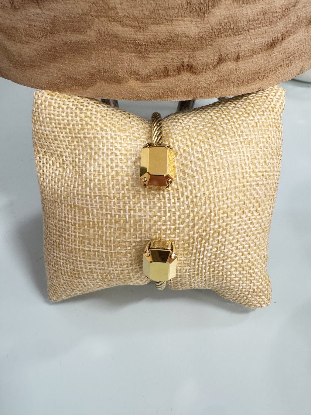 Tova Charlotte Cuff*