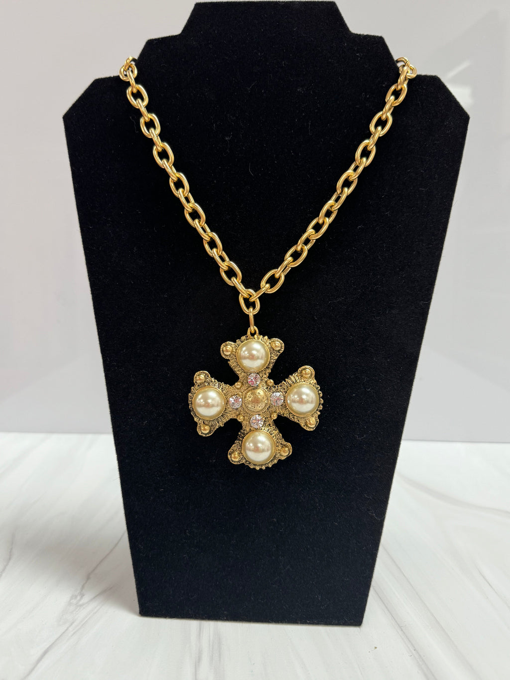 Yochi Josephine Cross-Pearl necklace