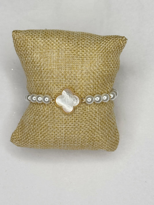 MOP clover pearl stretch bracelet