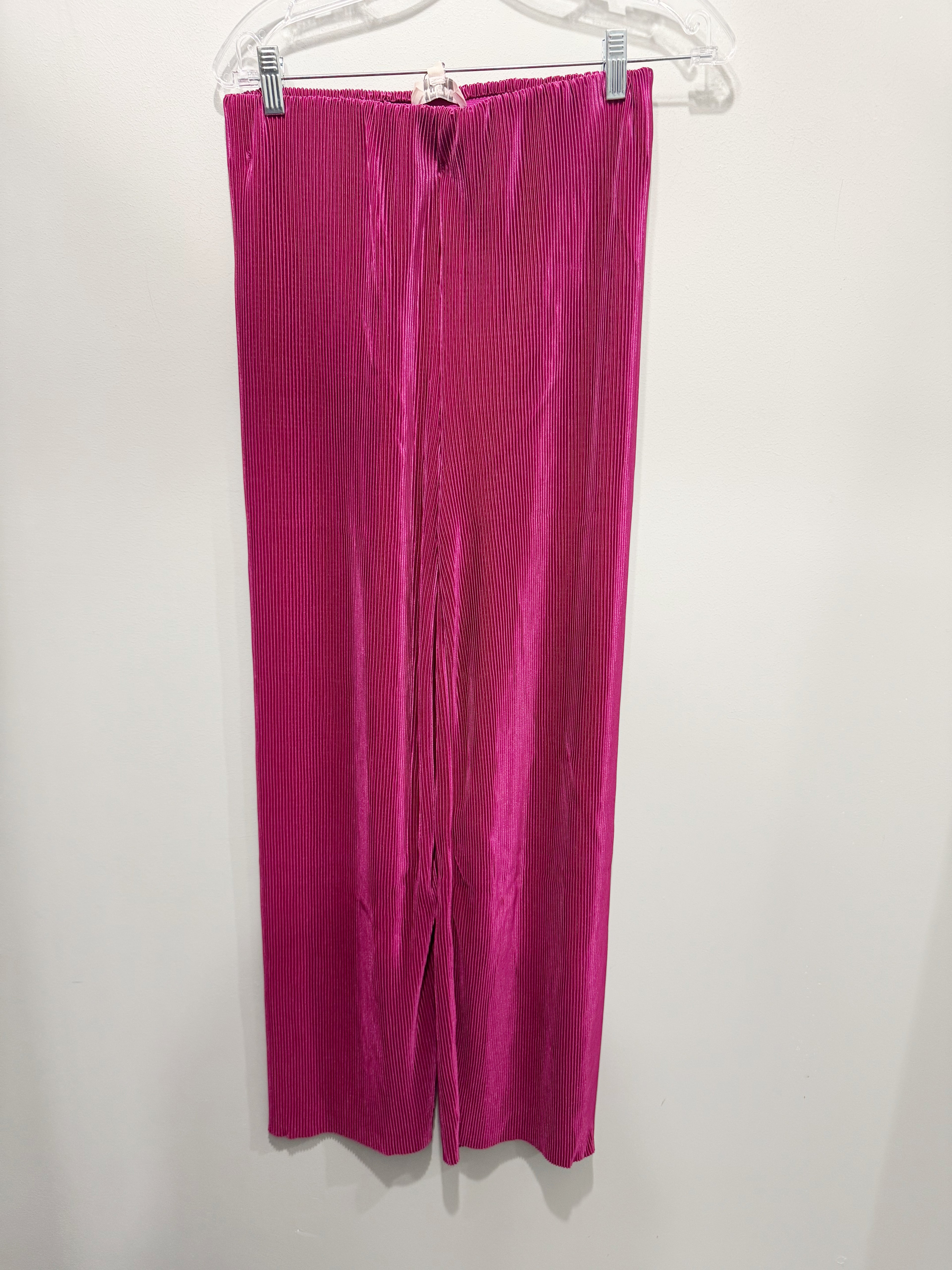 Magenta Luxe Pleated Wide-Leg Pants!