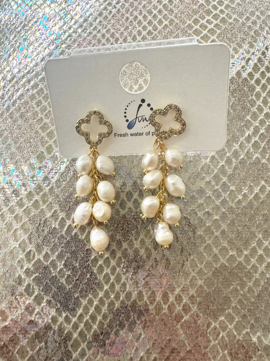 Fresh water pearl earrings