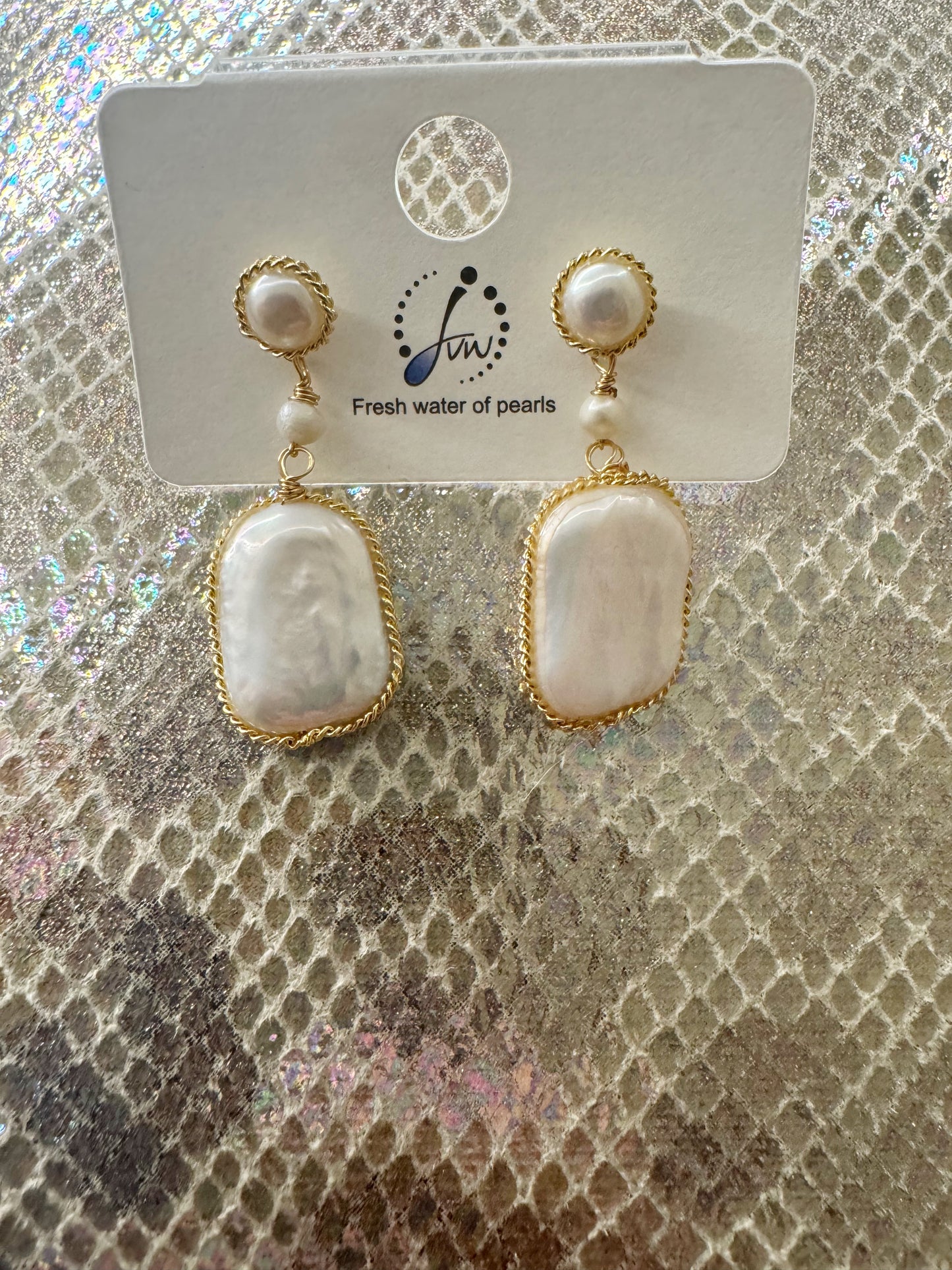 Fresh water pearl earrings