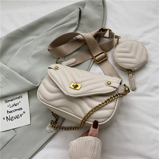 Quilted purse w/ coin