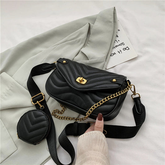 Quilted purse w/ coin