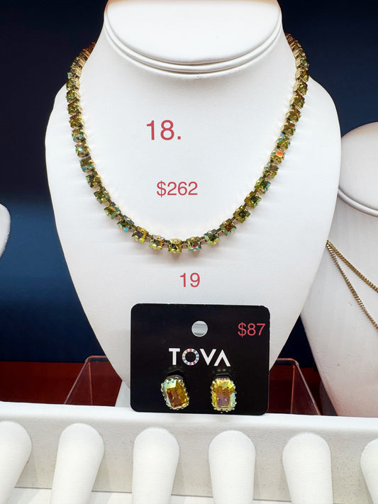 Dallas Tova 19 karine studs