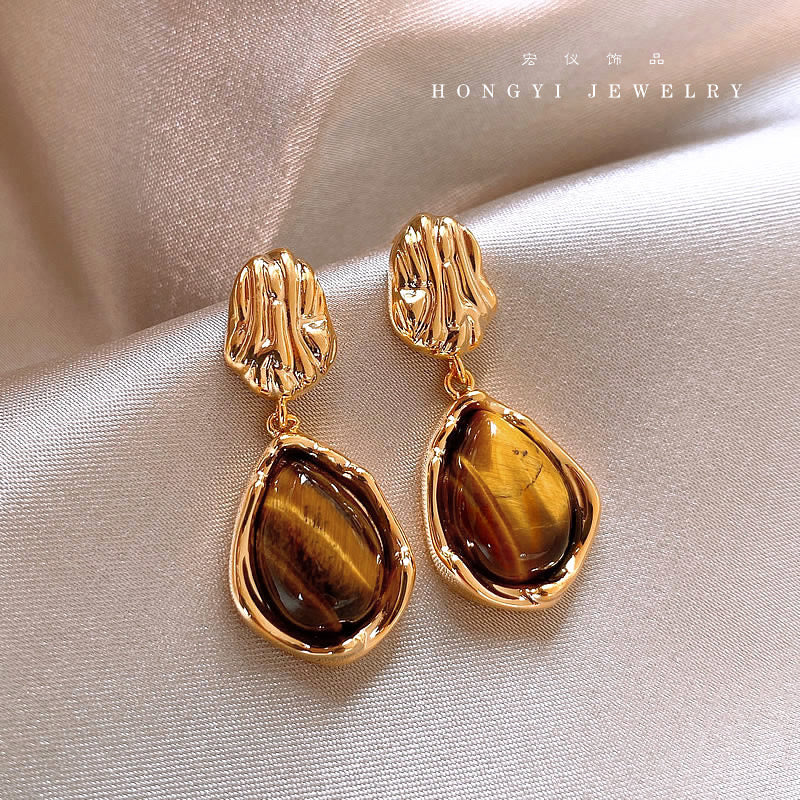 Post stud tiger eye earrings