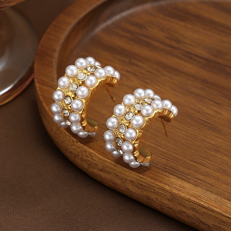 Pearl&Crystal C Hoop Earrings!